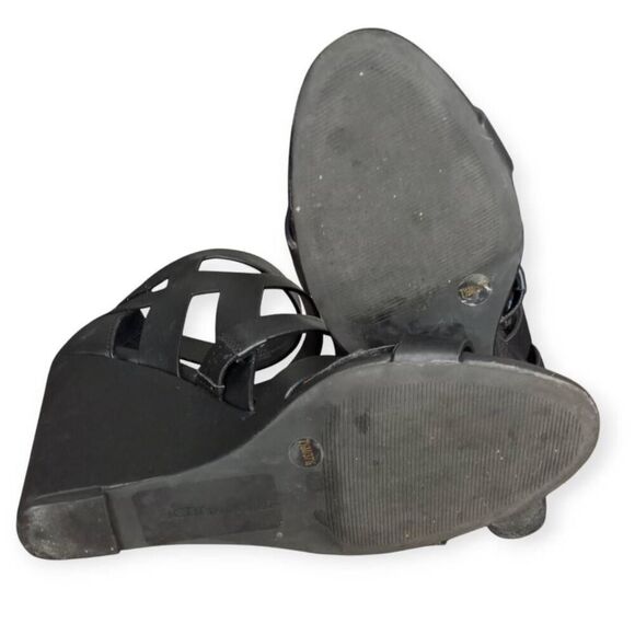 BCBGENERATIONS MAYA BLACK WEDGE SANDALS SZ.7.5 GUC. - Picture 5 of 7